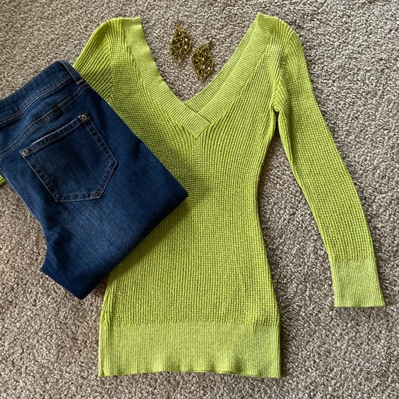 💎 Bebe Shimmer Sweater 💎 - Picture 2 of 6